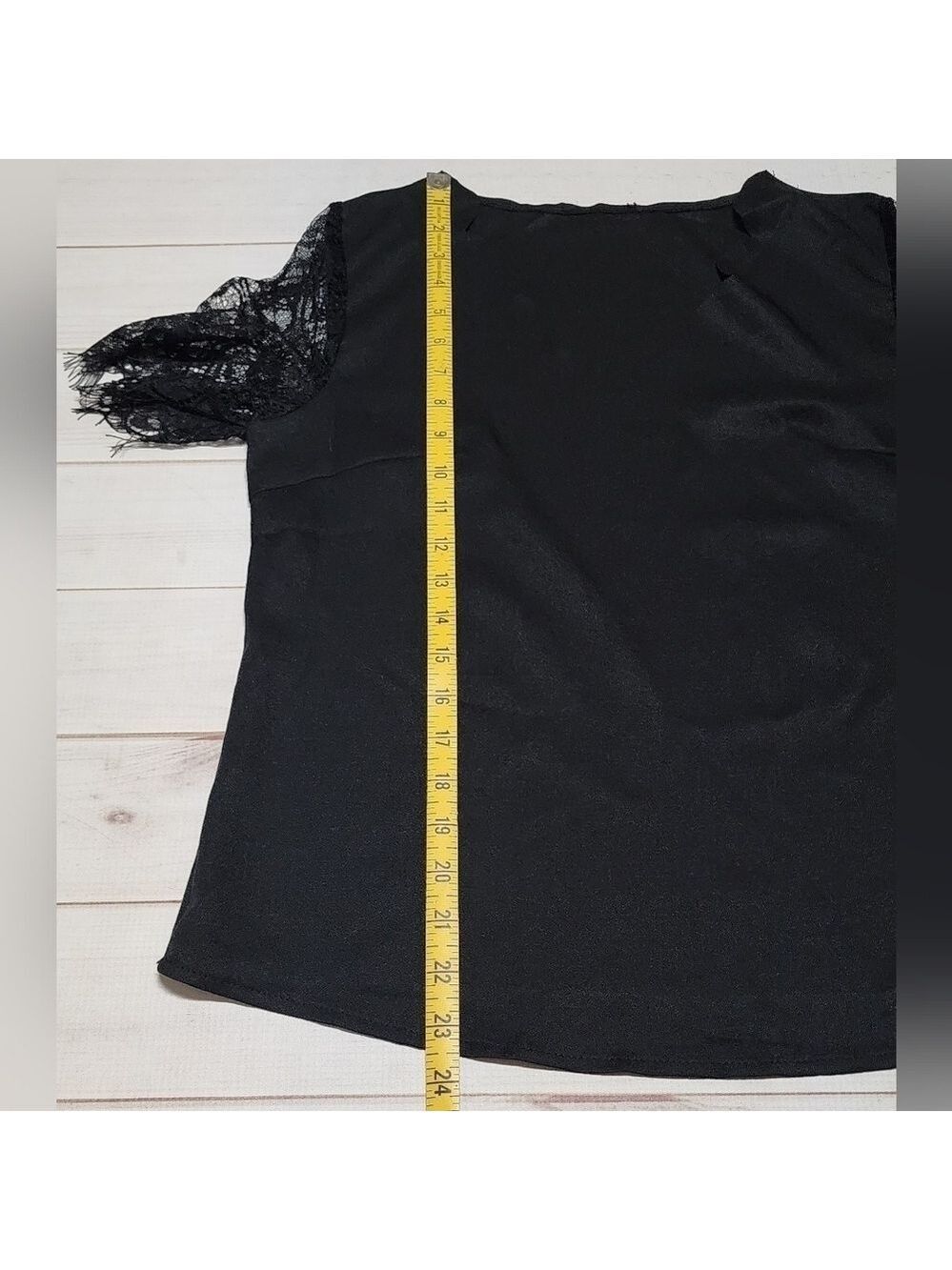 Scallop V-neck Lace Sleeve Black Top Small - New Without Tags - Picture 8 of 8